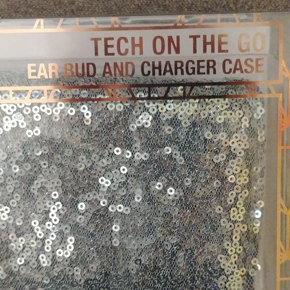 NWT Ear Bud and Charger Case - Picture 2 of 11